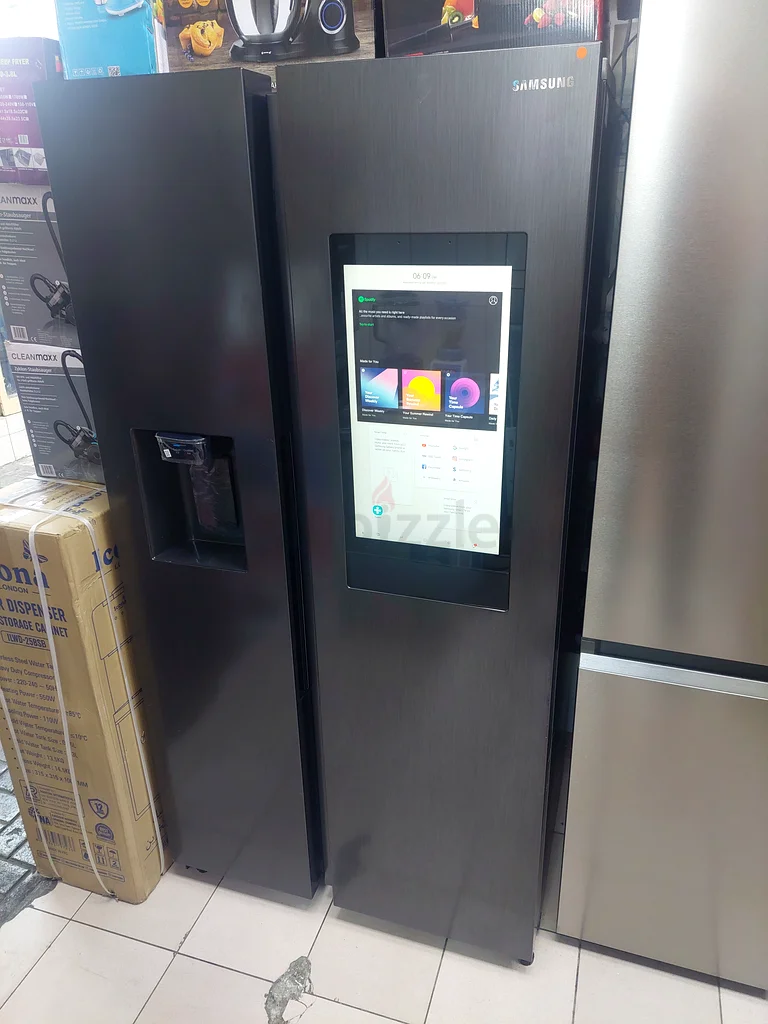 Never Use Samsung Family Hub Side By Side Refrigerator with Water
