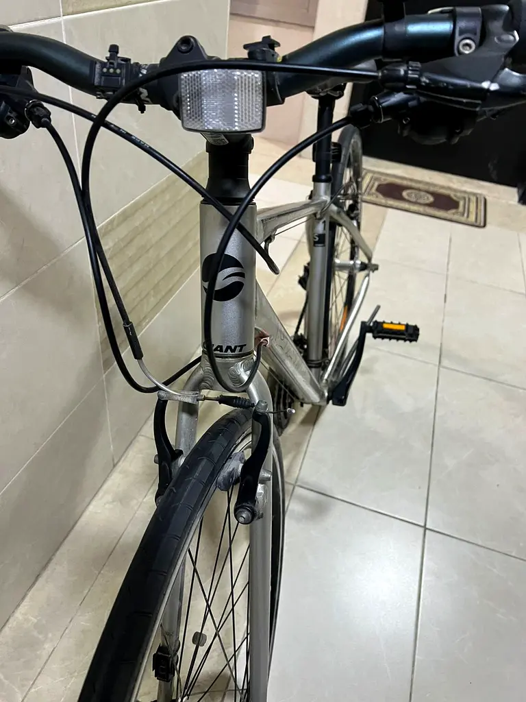 Giant escape 1 S frame 27 wheels