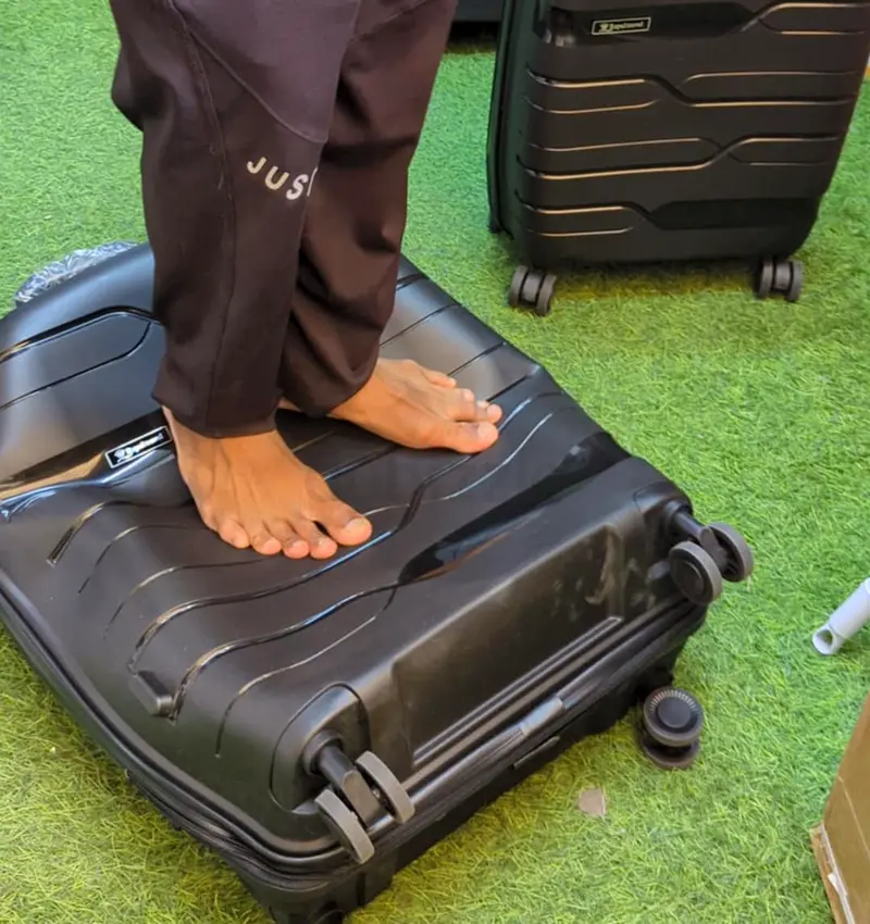 3 Nos set luggage for saleset luggage for sale