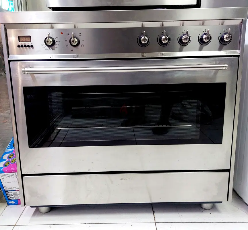 Smeg 90cm Induction Cooker available for sale