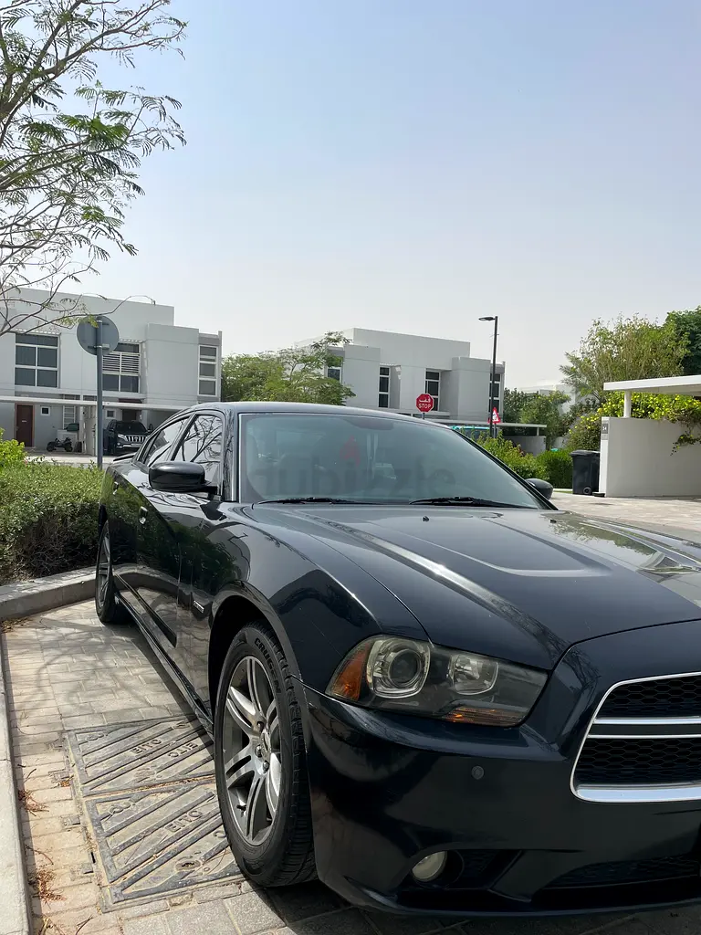 5.7L Hemi Dodge Charger RT for Sale_ GCC specs