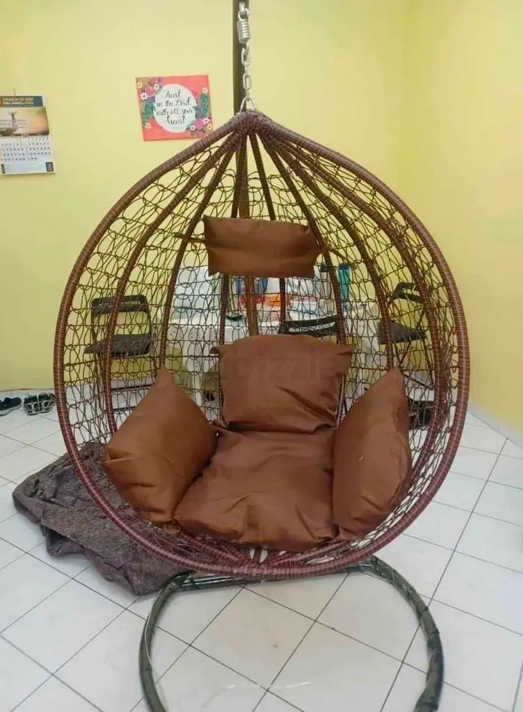 Im selling brand new swing chair