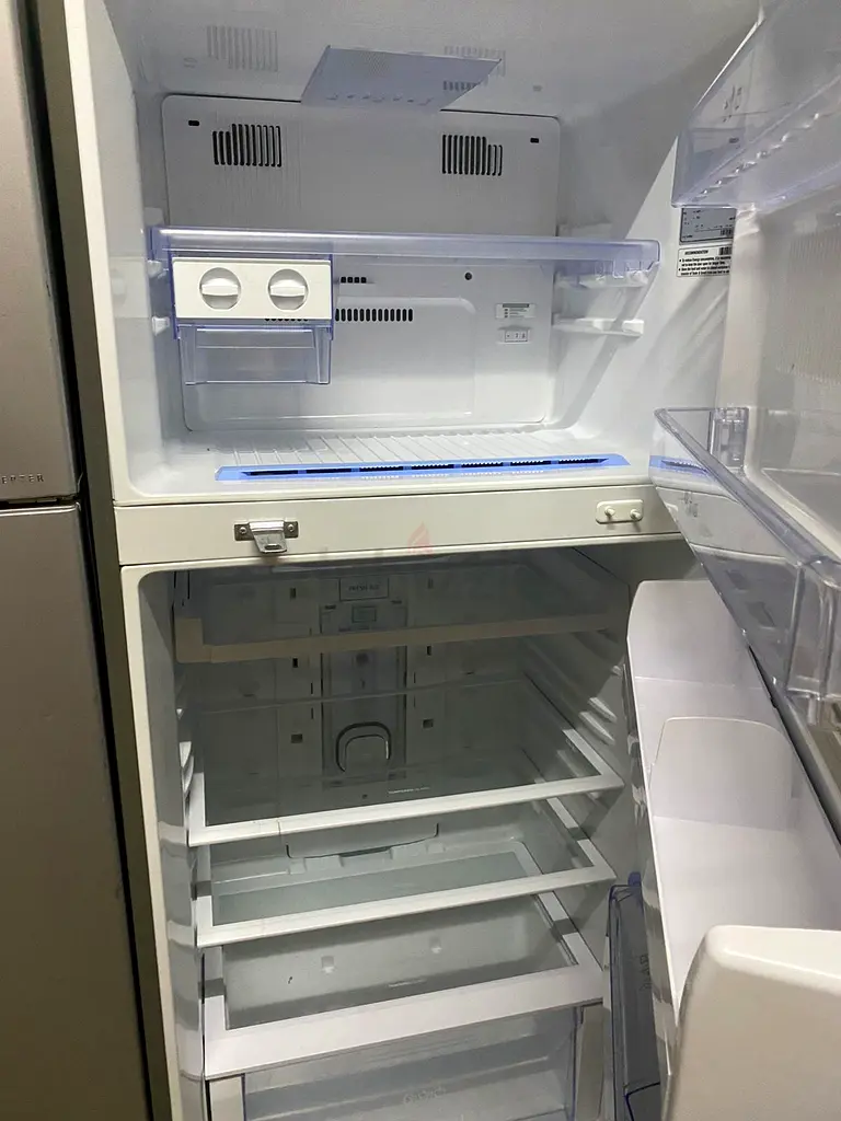 Lg new model big capsty refrigerator for sale