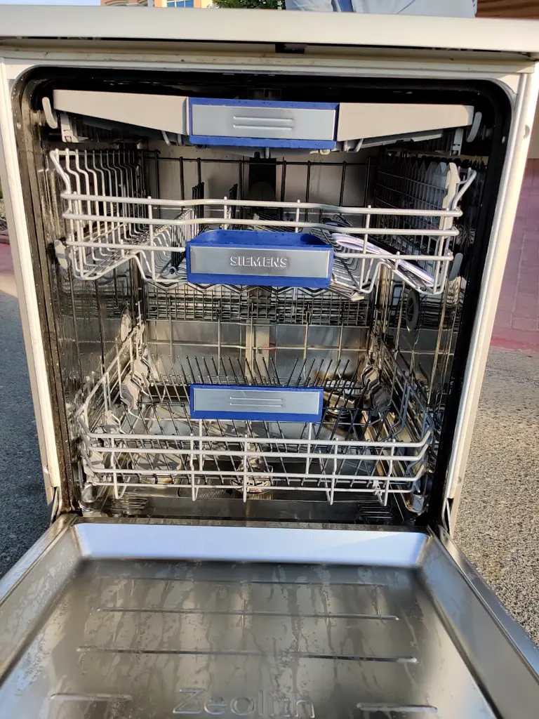 Siemens latest model 3 rack dishwasher with made in Germany by jhon