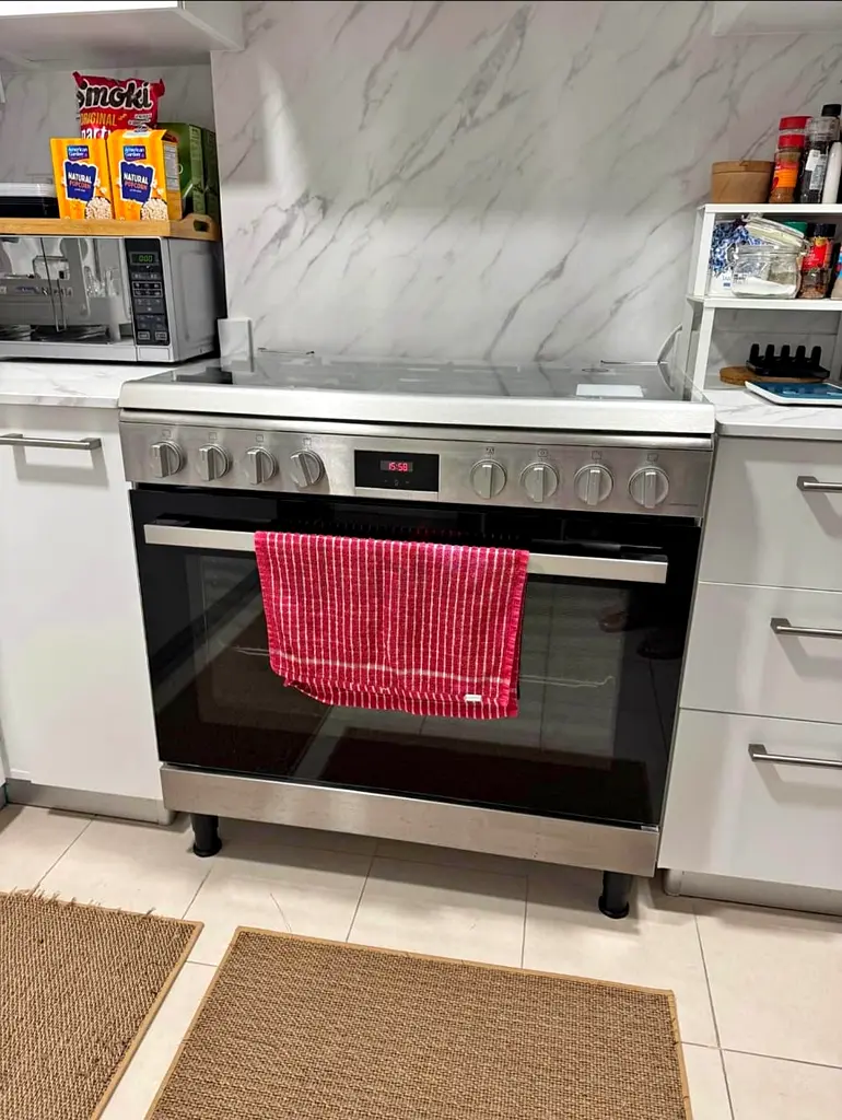 Bosch letest model series 6 full gas digital cooking range oven with