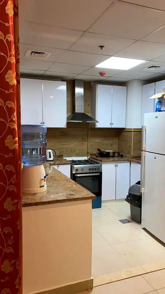 Apartment BED SPACE AVAILABLE FOR EXECUTIVE MALE BACHELOR IN DIP 1