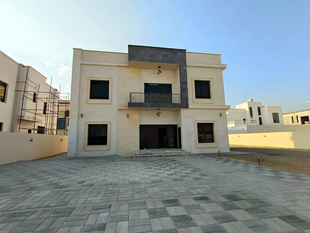 Villa Beautiful and Modern 5 bedroom Villa For Rent For AED 300K per