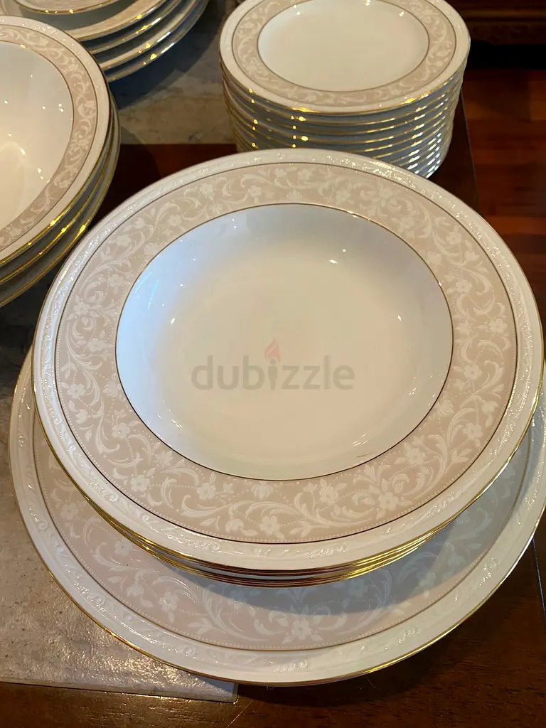 Dinnerware whole set Naritake