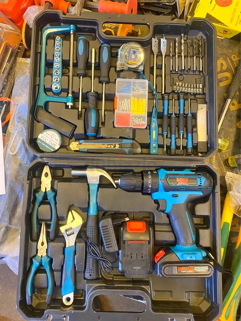 Taladro inalámbrico Boss de 36 V con juego completo de herramientas