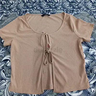 Body color t-shirt size small