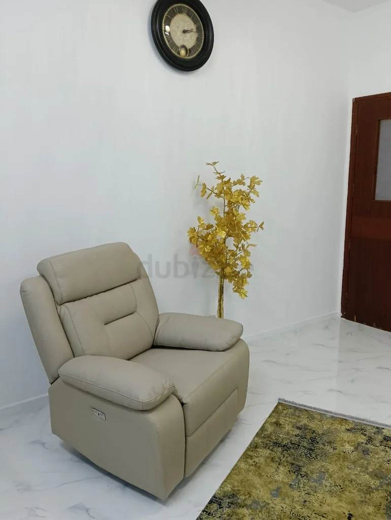 Electric Recliner for sale (Read description)