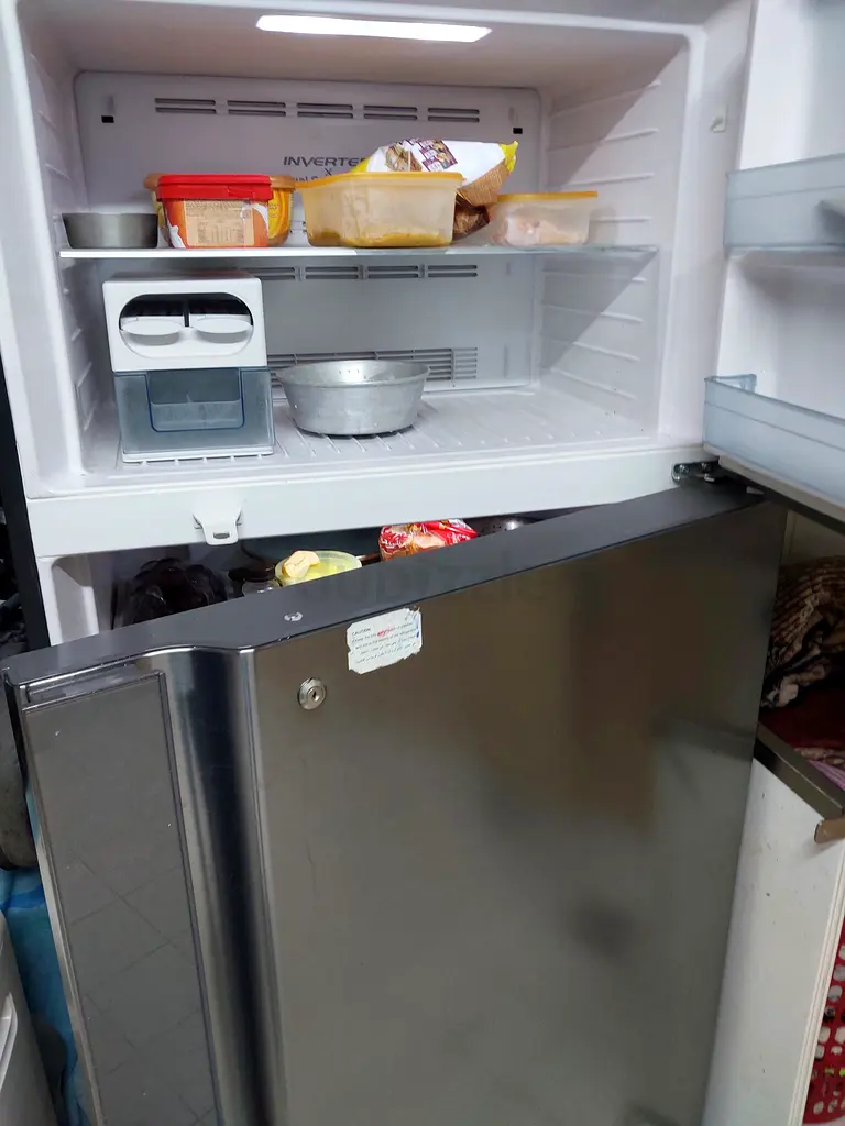 Hitachi fridge freezer 700 litters