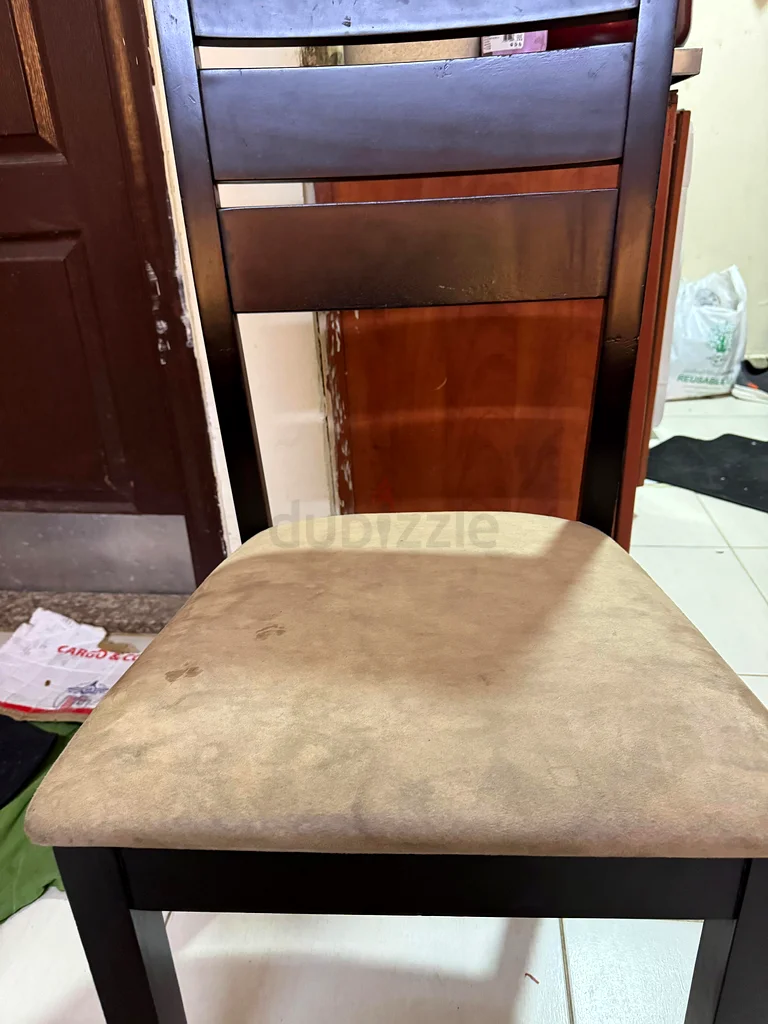 Dining table for sale