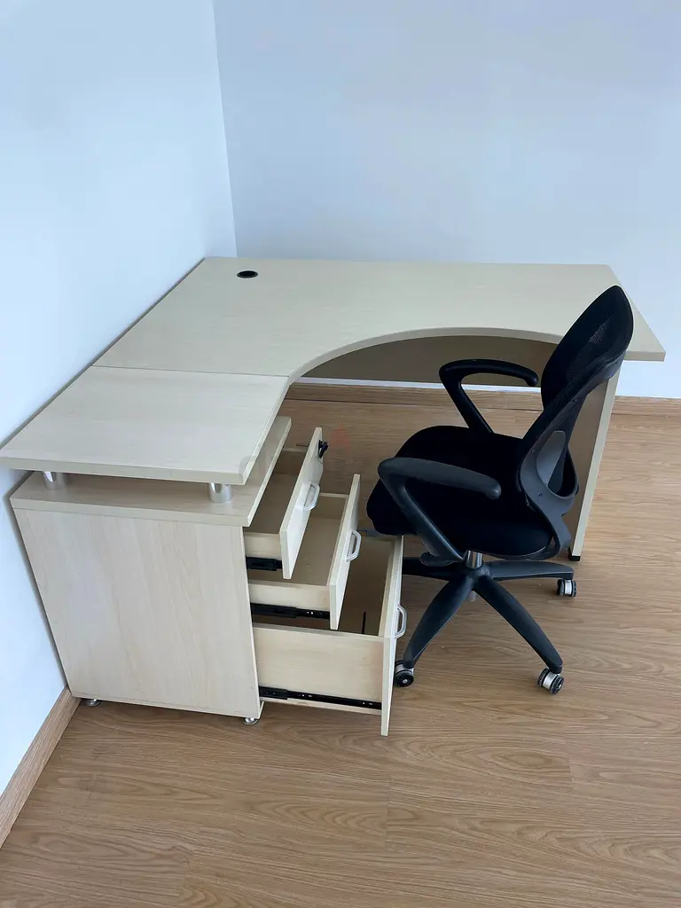 L Shape Office Desk without chair
