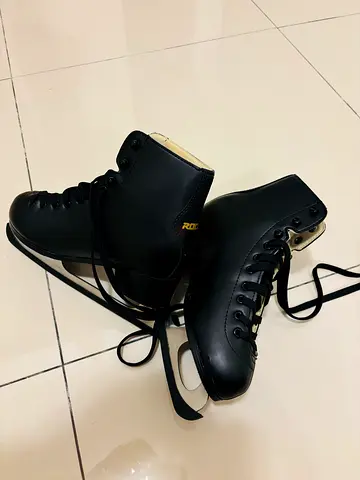 Roces Ice skating figure shoes - Black