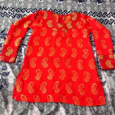 Set for a girl aged 7 to 8 years, or depending on the body, red color