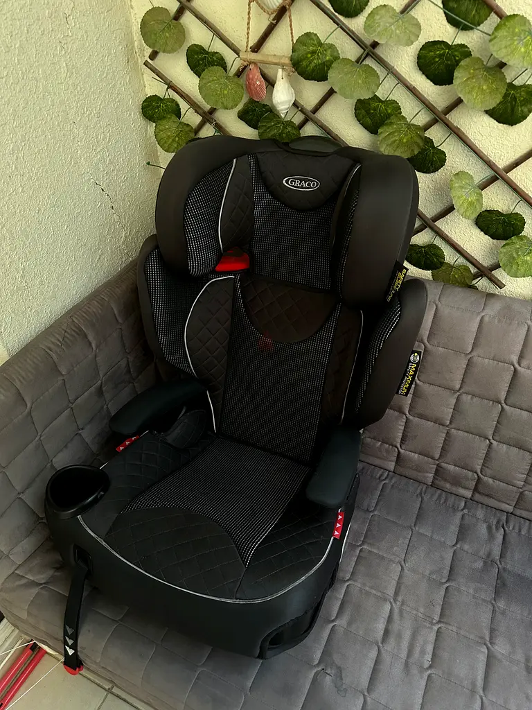 Graco Affix R44 Highback Booster car seat with isoCatch connectors 4