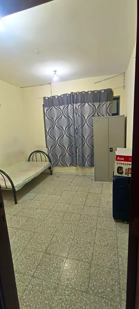 Apartment Executive room for monthly rent for sigils or2 person