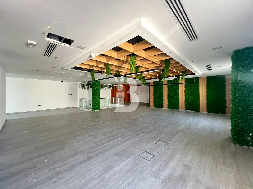 Warehouse 4997 Sqft Office with 3270 Sqft warehouse in DIP