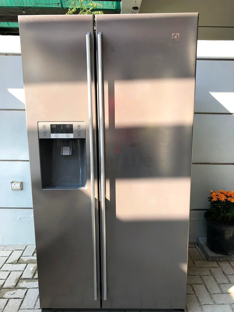 Electrolux Fridge Freezer side by side with ice maker