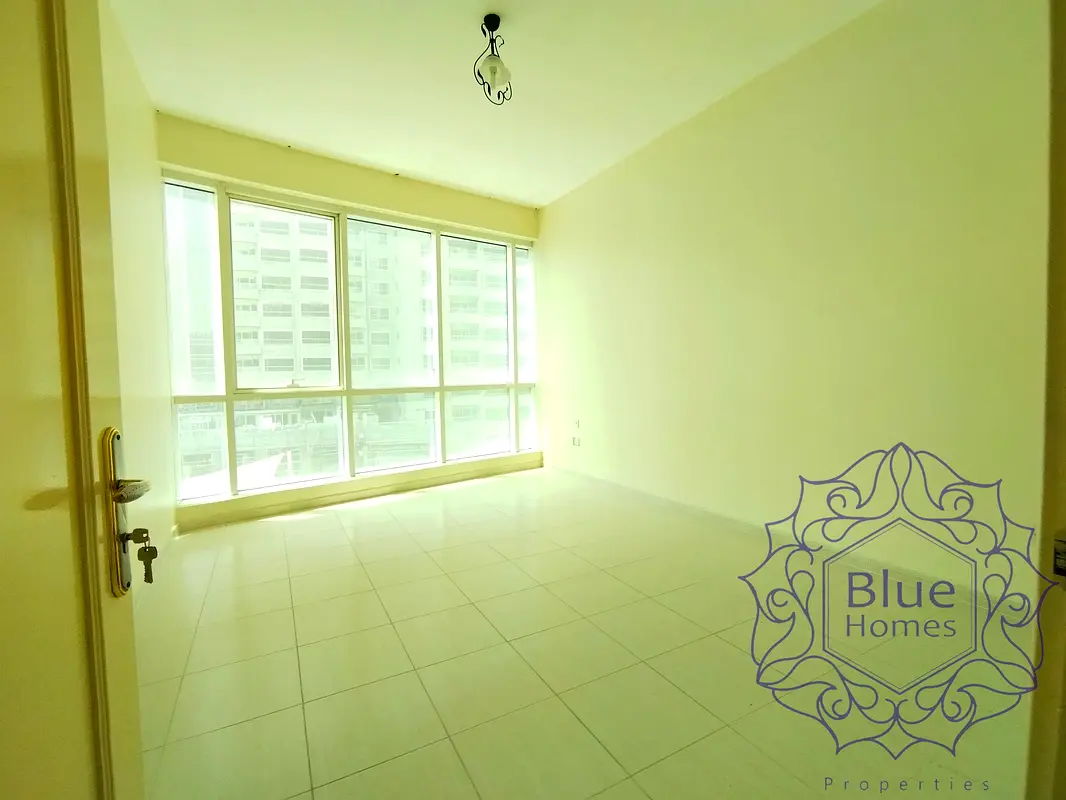 Apartment Chiller Free Luxury 3 BR+Maid Room on Prime Location With