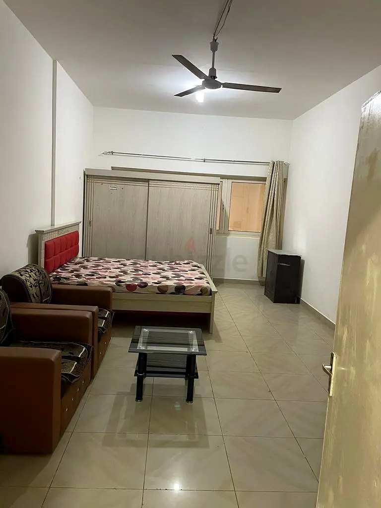 Apartment Big hall room with own washroom near sahara centre near to