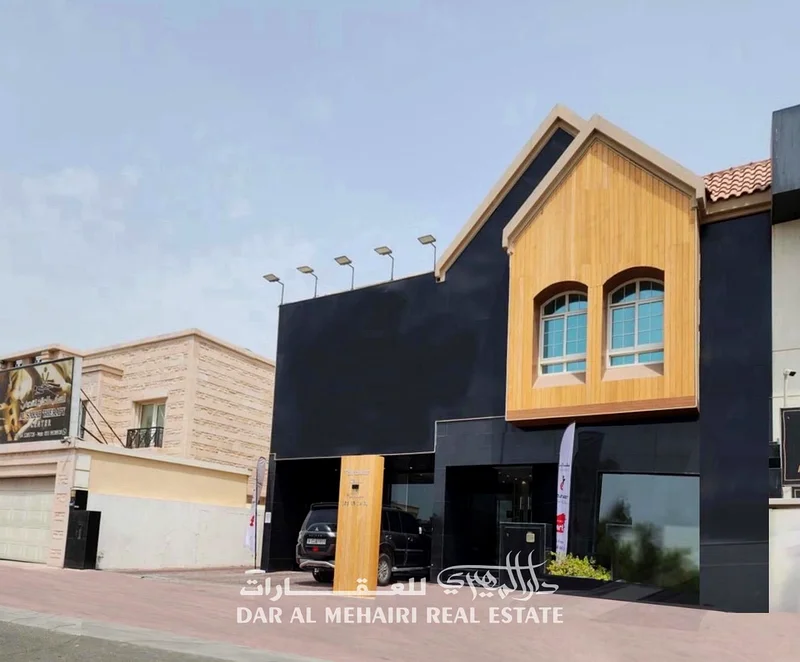Commercial Villa LUXURY COMMERCIAL VILLA AVAILABL E ON MAIN ROAD