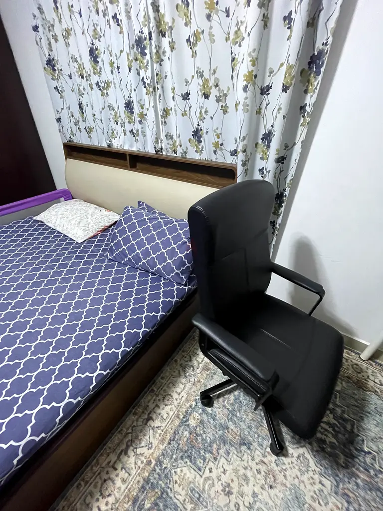 Table and computer chair for sale