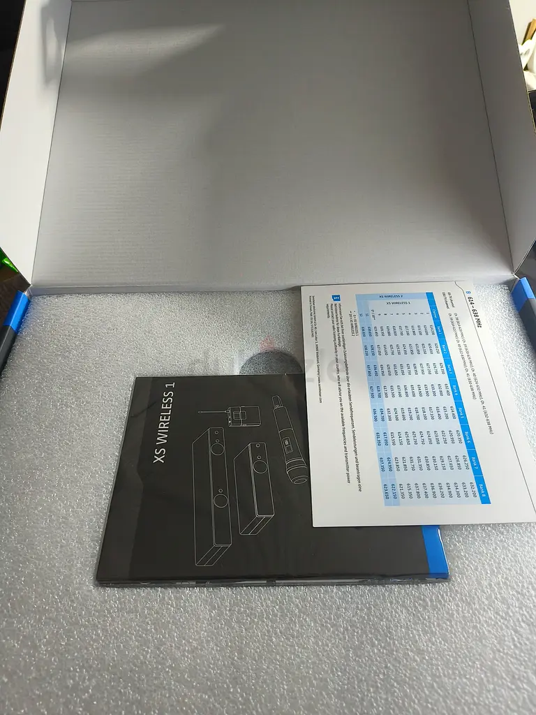 sennheiser xsw 1825 wireless microphone