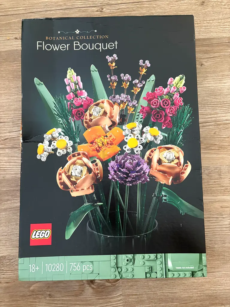 BRAND NEW LEGO 10280 ICONS FLOWER BOUQUET DENTED BOX