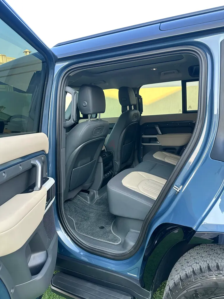 land Rover defender 2022