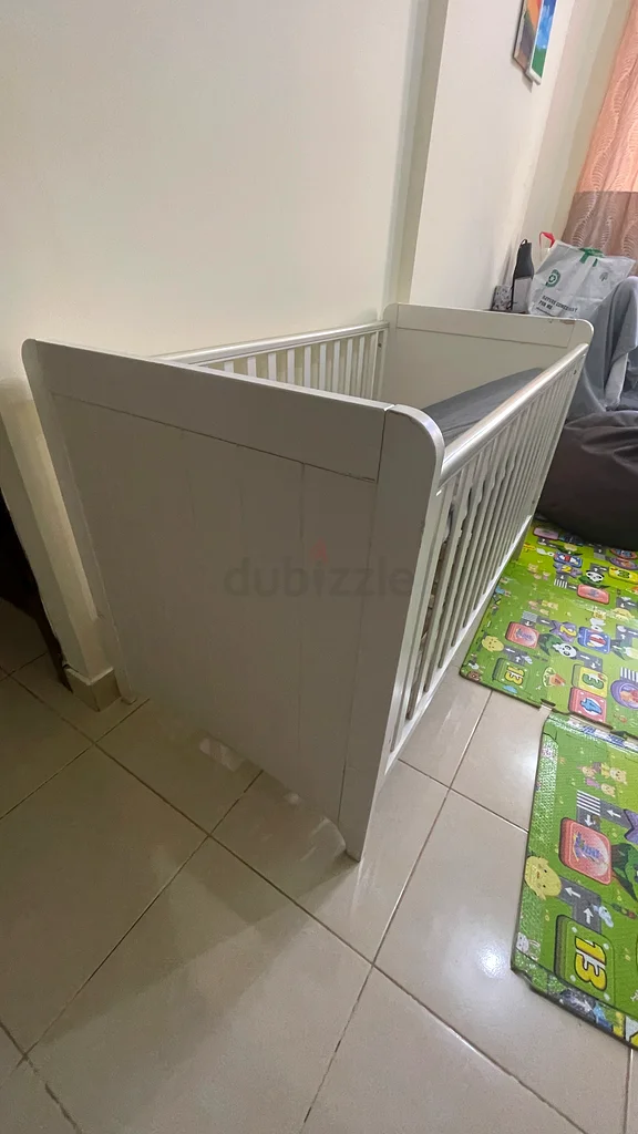 Crib for Baby and Early Toddler
