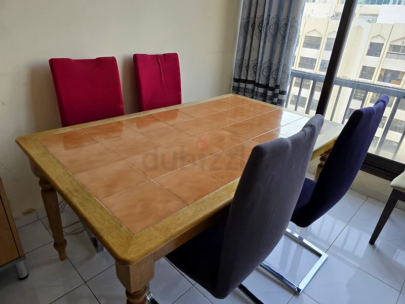 For Sale Solid Wood Dining Table with 4 Chairs