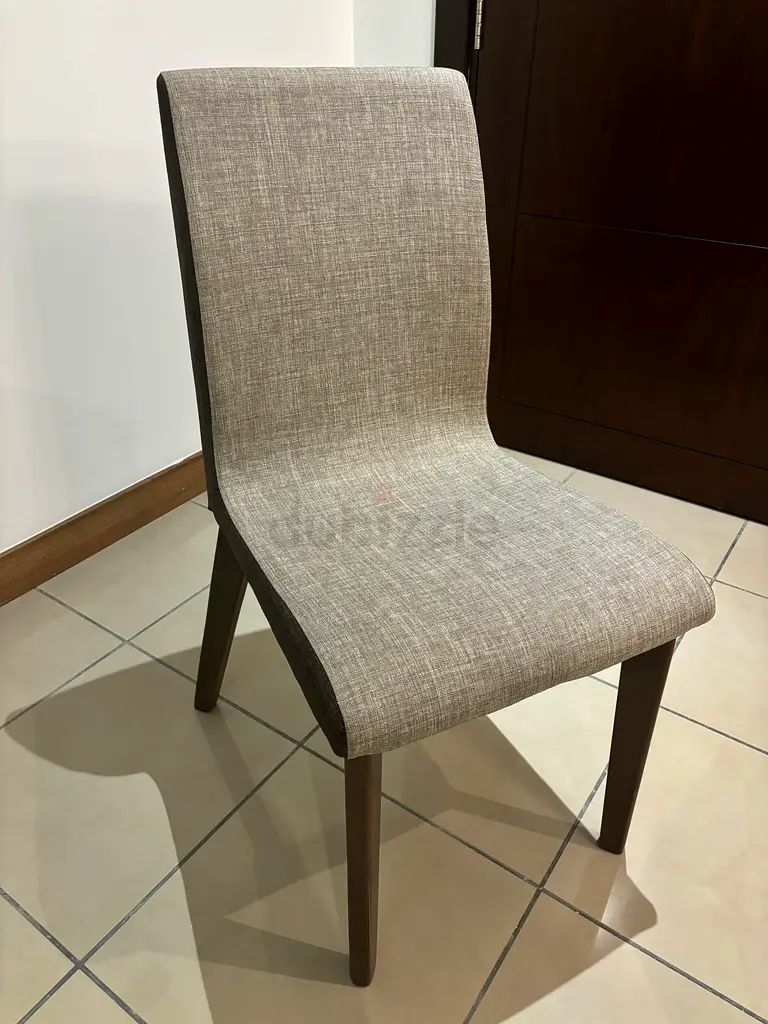 Dining table and 6 chairs