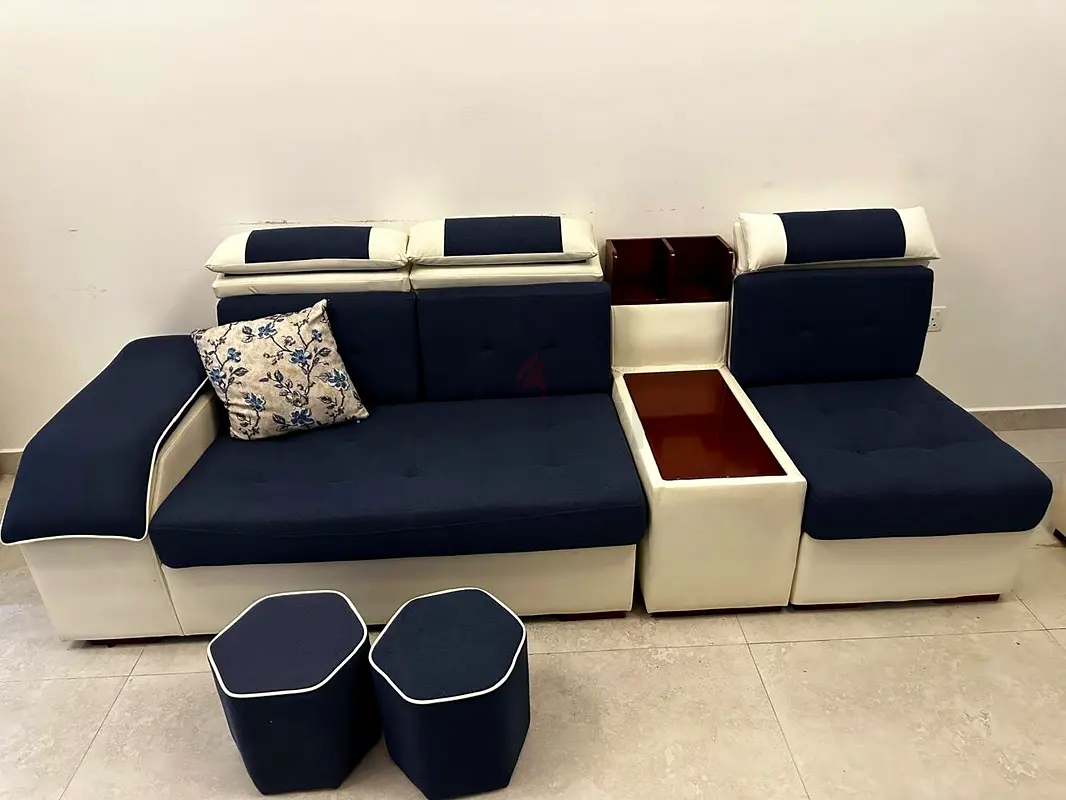 Elegant Sofa with Chaise lounge