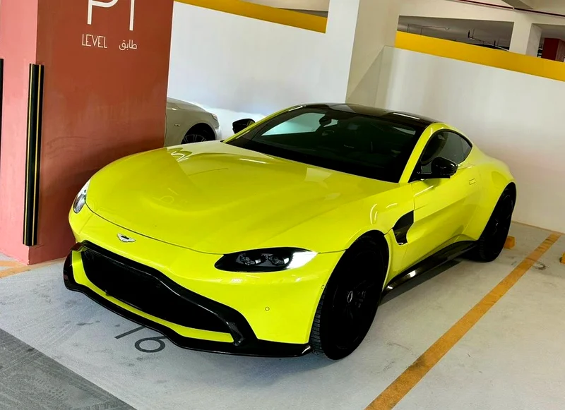 2019 Aston Martin Vantage, 4.0L Engine 503hp twinturbo DOHC 32valve
