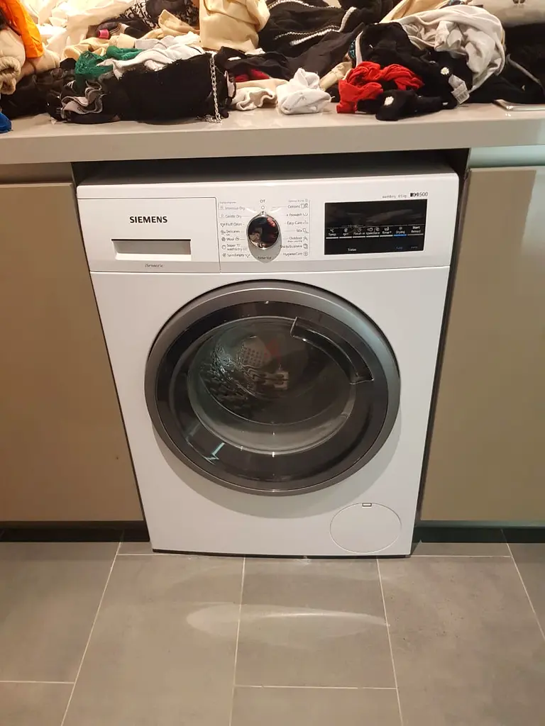 Brand Siemens iQ500 Washer 8 kg Dryer 5 kg Combo 2in1