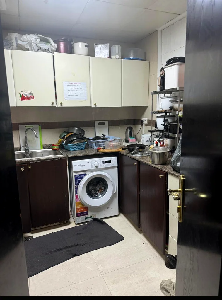 Apartment Bed space available only for ladies down 600 up 500