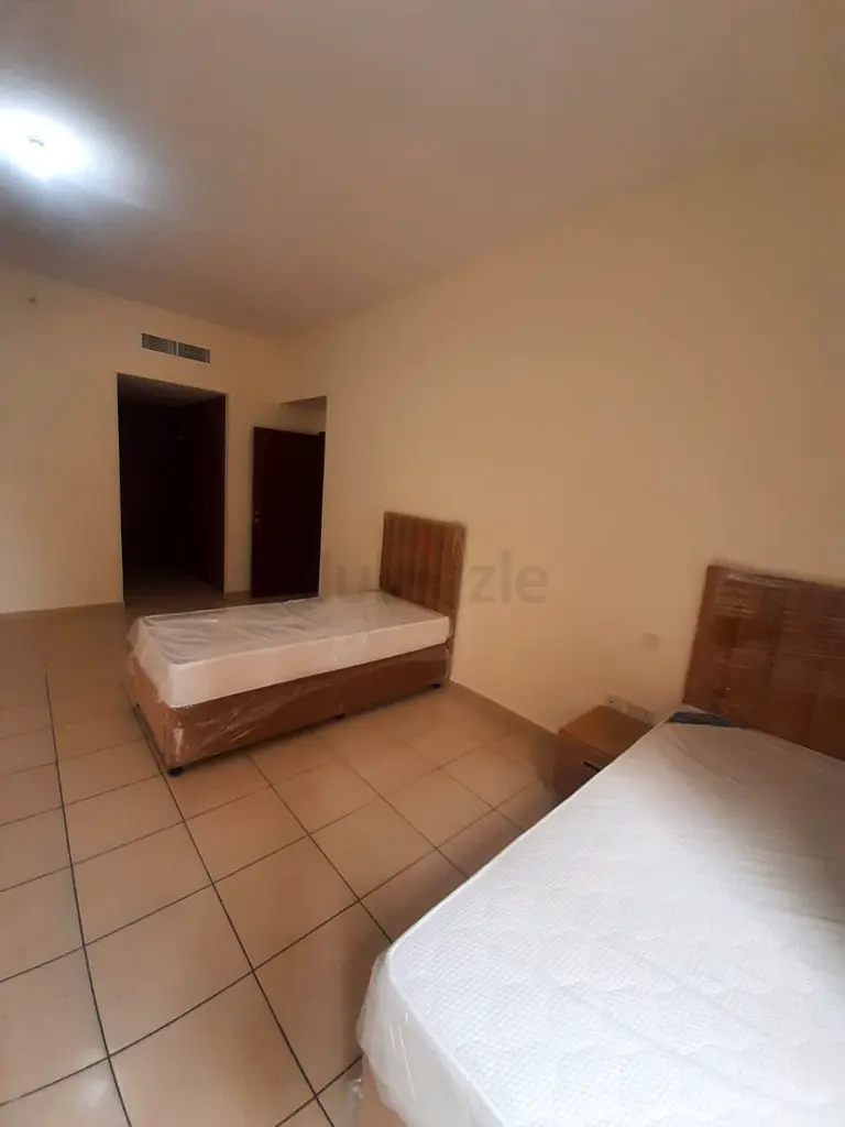 Apartment Bed Space in 2 Beds Room Near JBR 1 Tram Males Only