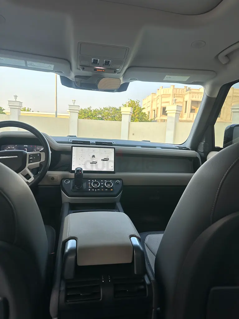 land Rover defender 2022