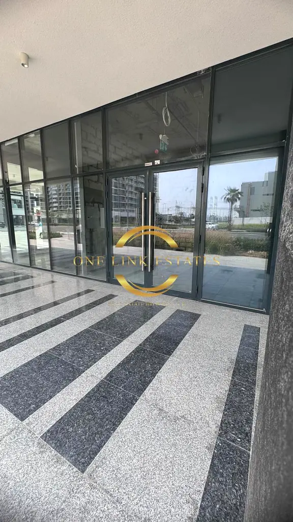 Shop GROUND FLOOR ROAD FACING SHOP AVAIALBLE FOR RENT Dubai