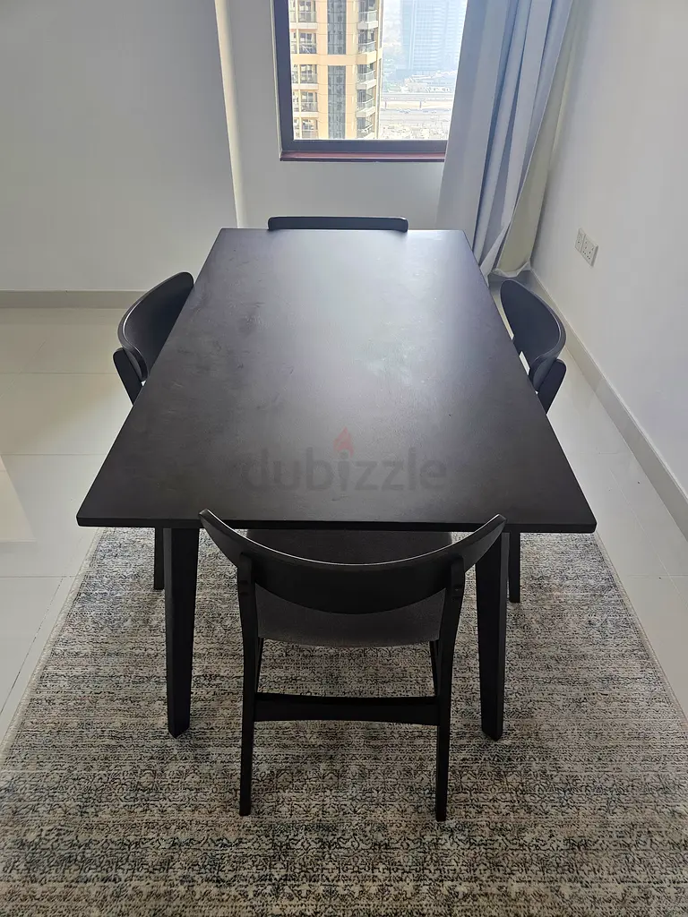 4 seater Dining table