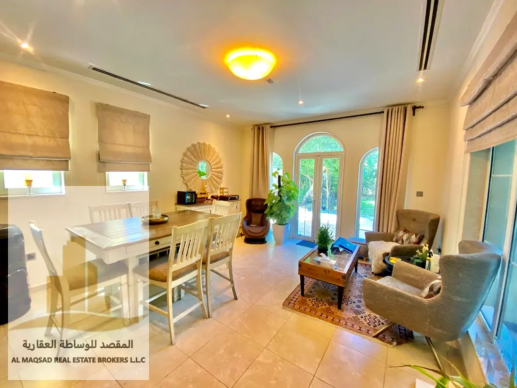 Villa For rent villa in Jumeirah Park Residences location of District