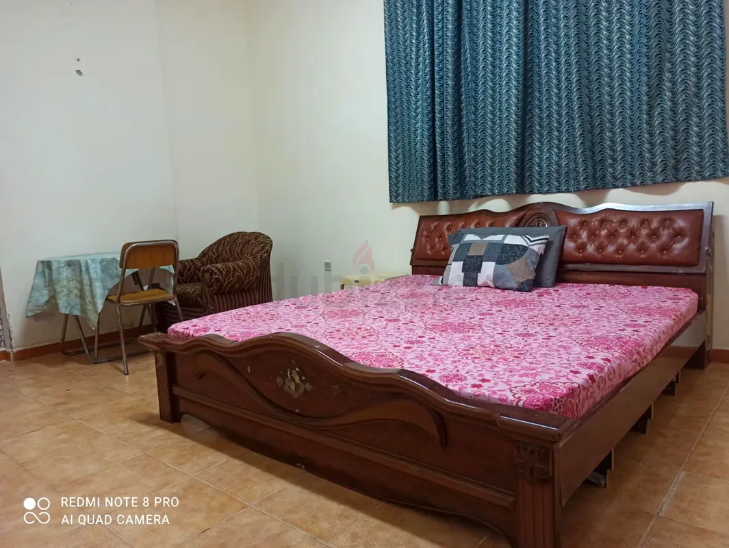 Apartment Master Bed Room for Bachelor at Makkah Pharmcy Bldg