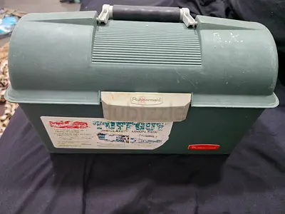 Rubbermaid luch box