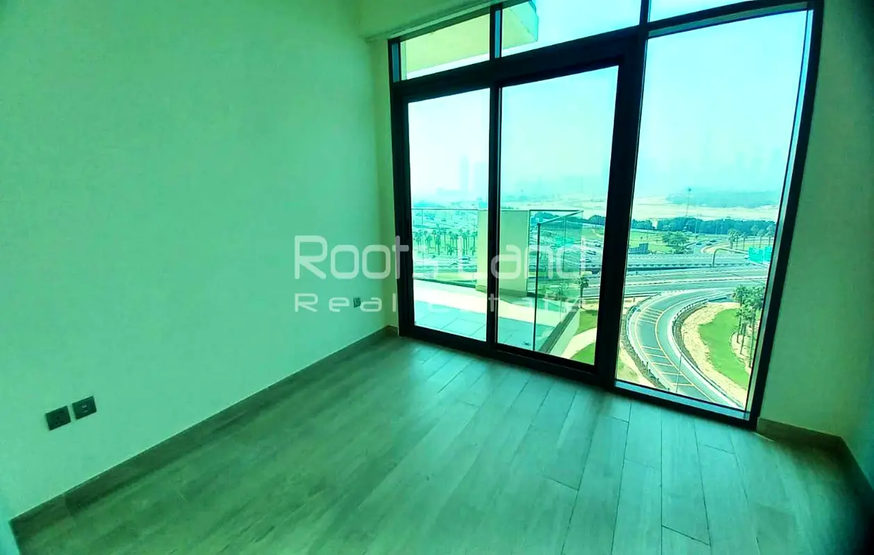 Apartment Lake and Burj Khalifa View Bright and Big Layout