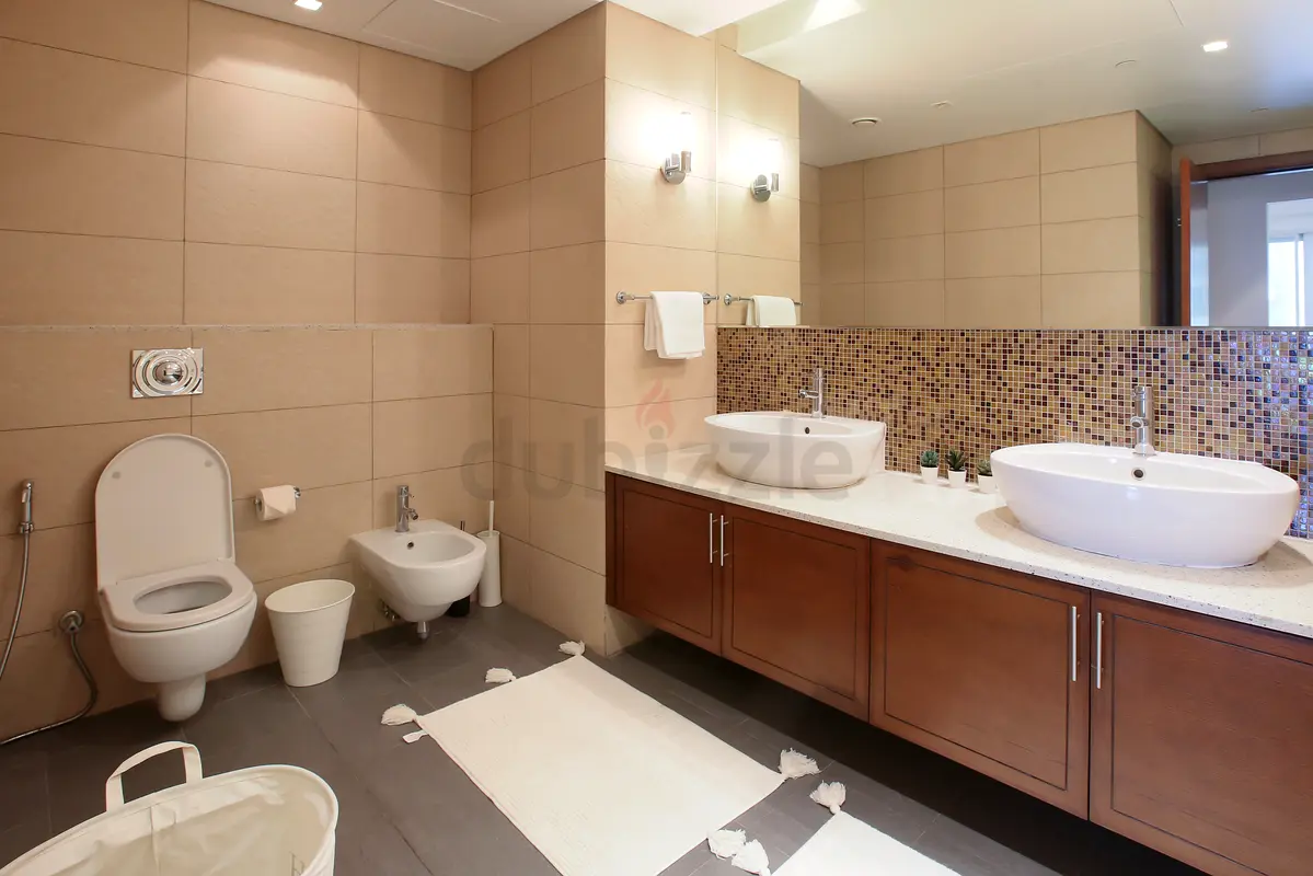 Apartment 2 MAID C TYPE UNIT IN PALM JUMERIAH FOR SALE