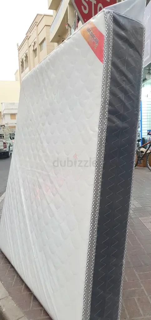 Brand new king size medical mattress with topper memory foam for sale