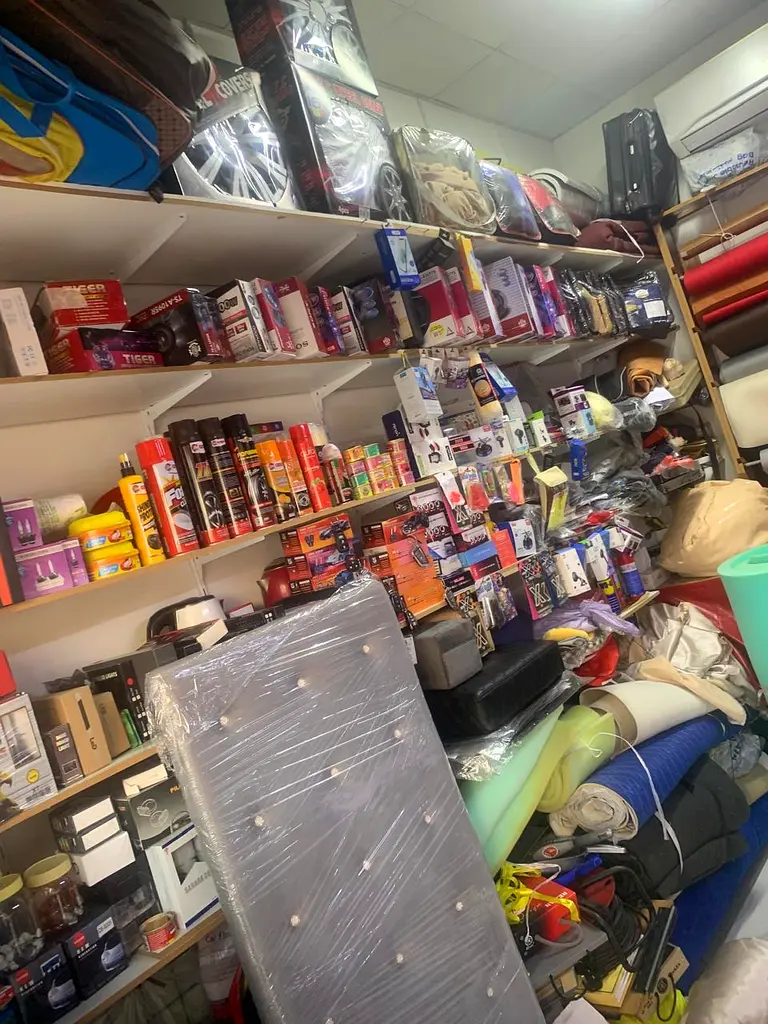 Shop Fully Equipped & Furnished Spacious Car Accessories Shop for Rent