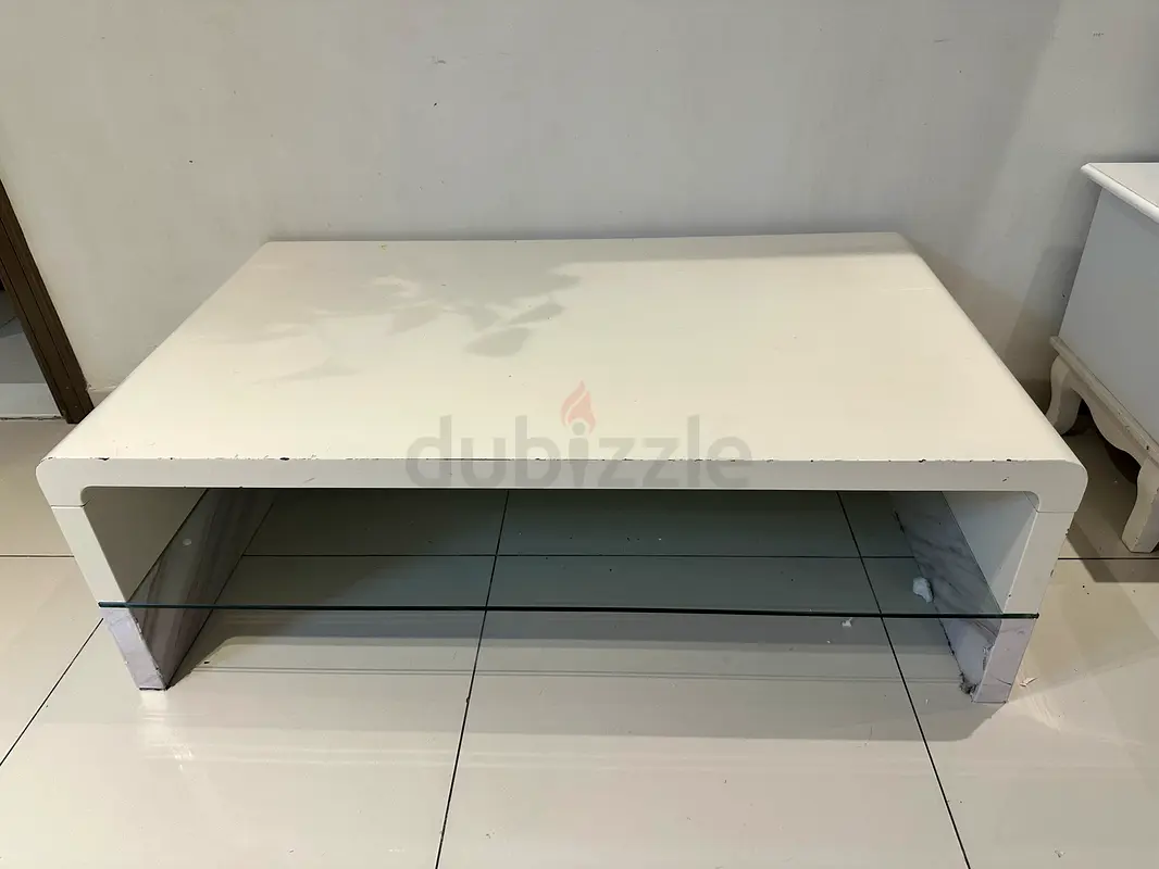 White coffee table for free